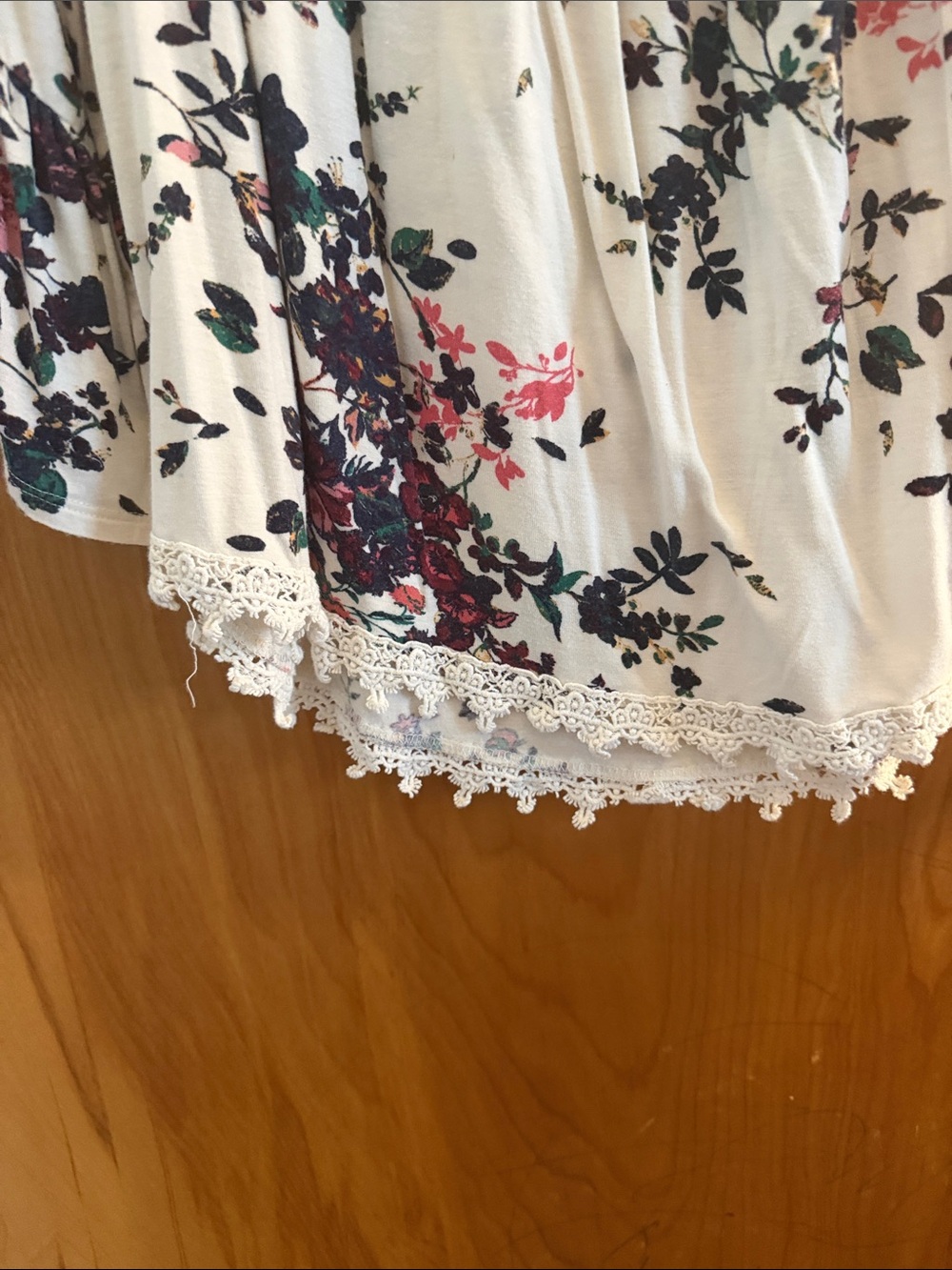 Urban Outfitters White Floral Smocked Peasant Blouse with Lace Hem - Picture 4 of 6